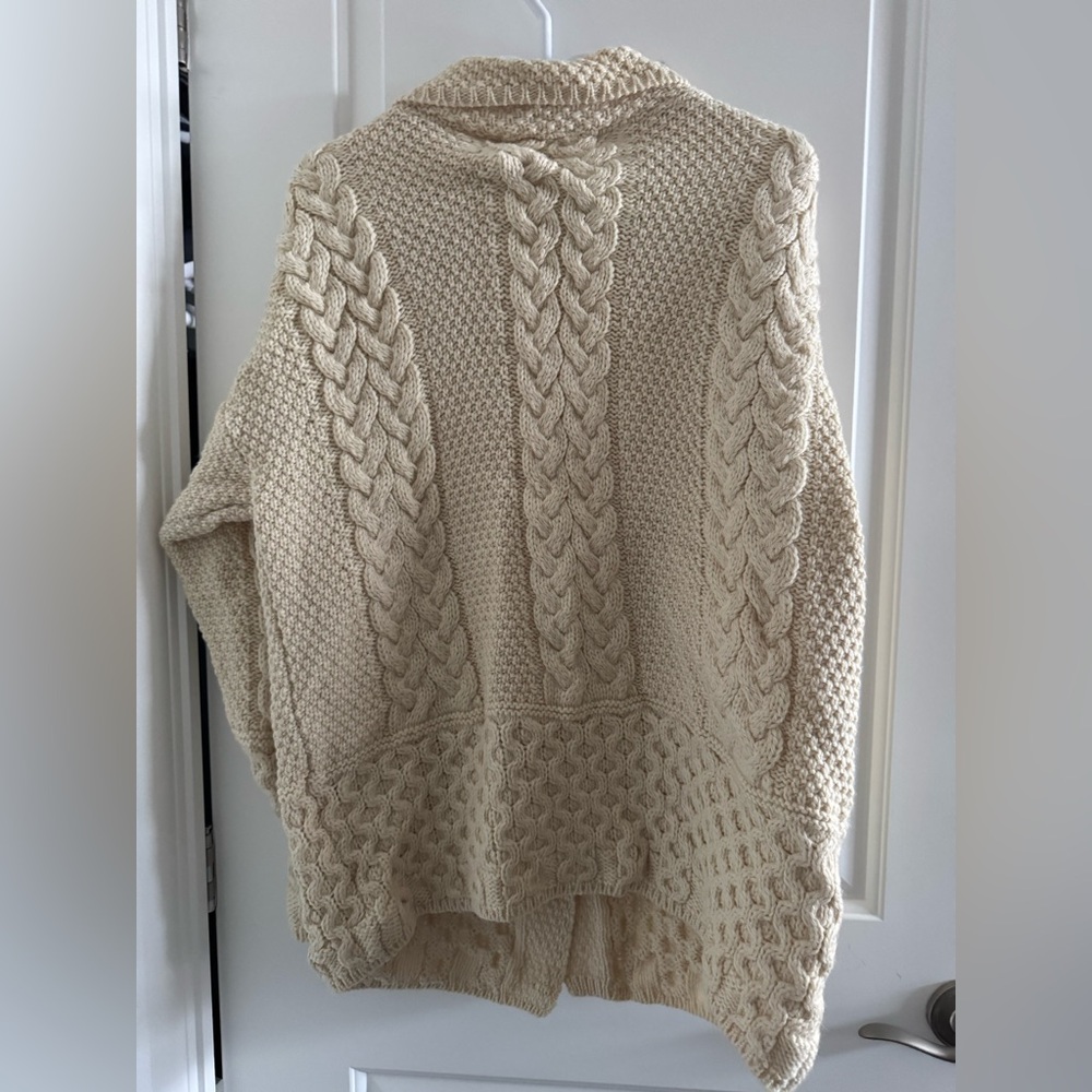 Inis crafts Vintage Hand Knit  + Wooden Buttons - Picture 4 of 7